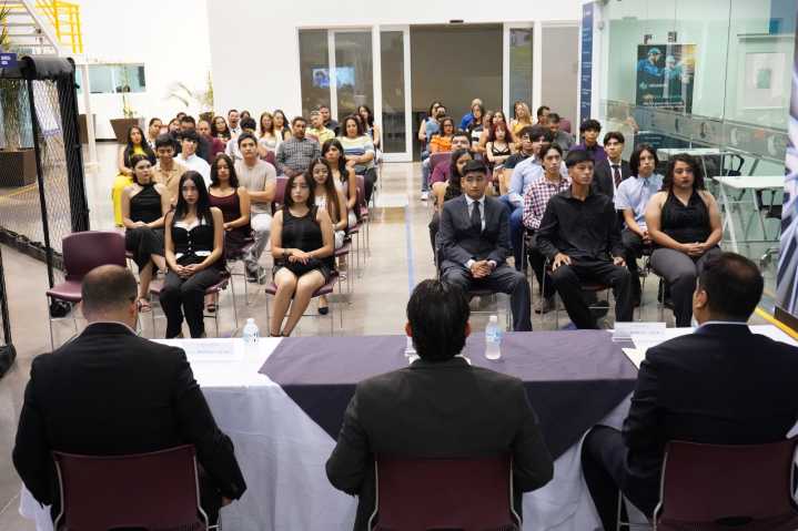 Se gradúan 24 jóvenes de diplomado en educación dual