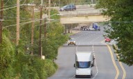 Tesla Semi earns strong reviews from veteran truckers