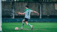 Un canterano del Racing, favorito para reforzar la defensa del Avilés