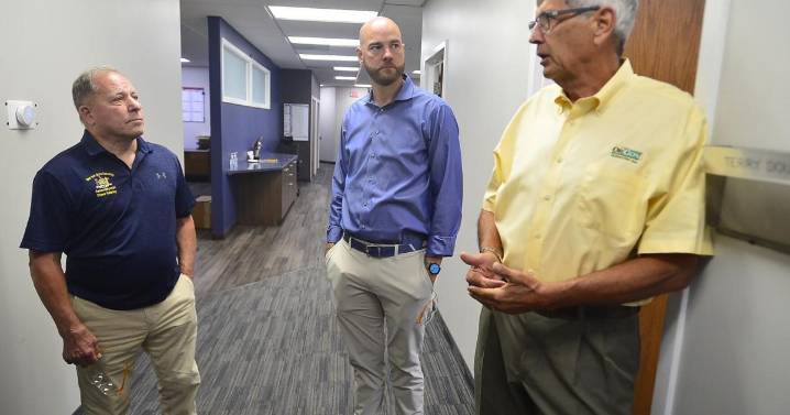 Hawley tours OrCon in Le Roy