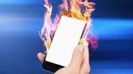 El innovador accesorio que debería ponerle a su celular para evitar que sufra daños graves cuando se sobrecalienta