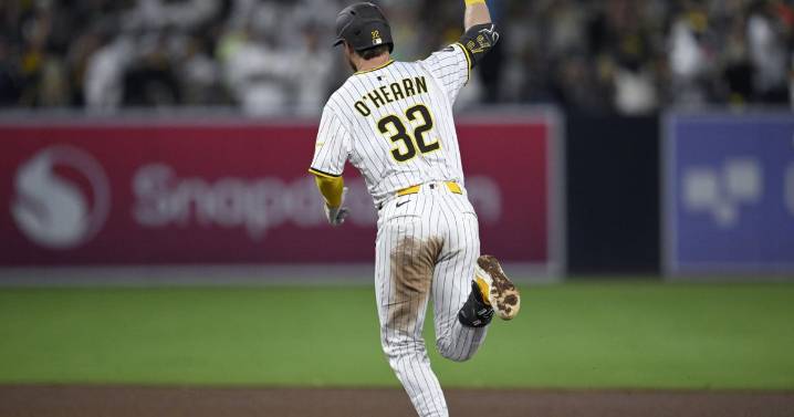 Sheets hits 2 of San Diego's 4 homers, Tatis robs Devers as the Padres beat the Giants 8