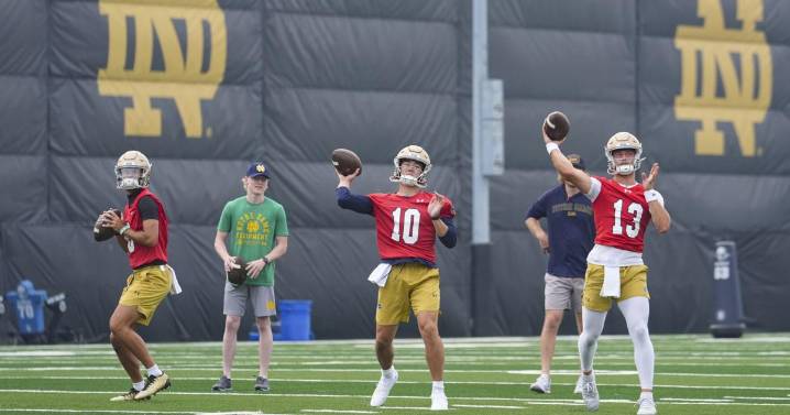 No. 6 Notre Dame names CJ Carr starting quarterback over Kenny Minchey