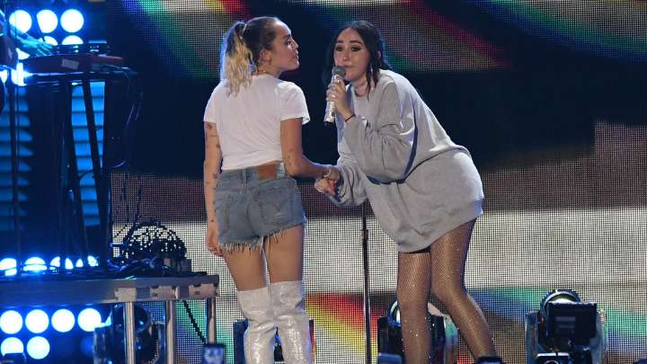 Noah Cyrus applauds sister Miley: 'I've had a great role model'