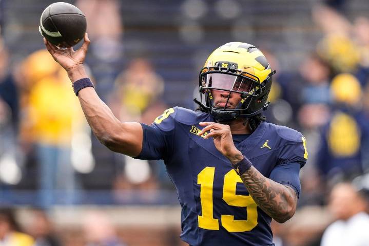 Bryce Underwood Makes Mockery of Sherrone Moore’s Former QB Room After Turning Self-Critic Michigan's true freshman QB Bryce Underwood scripts history under Sherrone Moore as he refuses to take credit