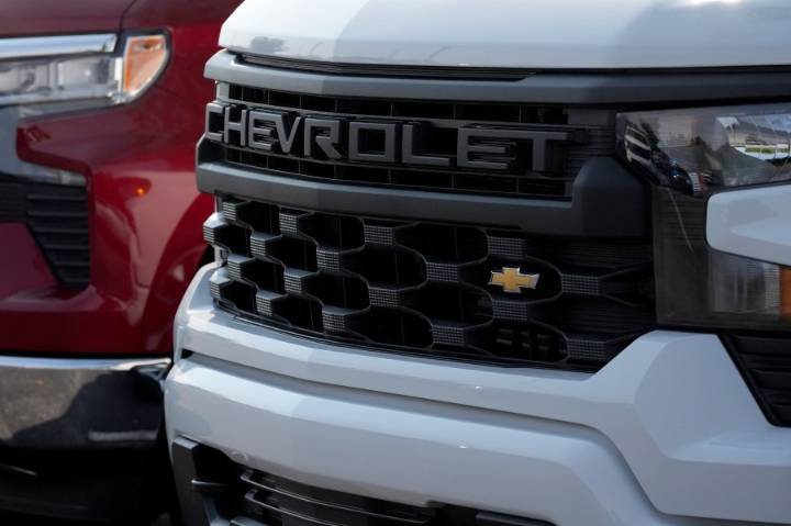 Whitmer told Trump in private that Michigan auto jobs depend on a tariff change of course
