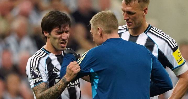 The seven players who could miss Leeds United vs Newcastle as early injuries bite