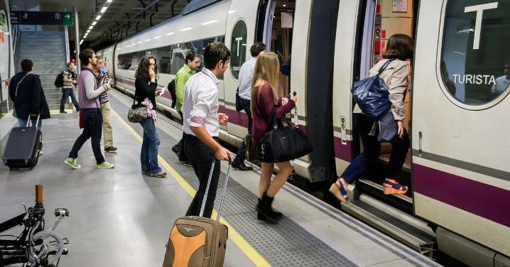 Los trenes de alta velocidad entre Barcelona y Madrid se abaratan un 35% desde 2019