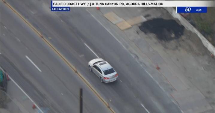 CHP officers in pursuit of kidnapping suspect on PCH