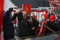 VIDEO. Vivió en vivo el horror: Cata Vallejos estuvo en el estadio en medio de los graves incidentes en el partido de la U e Independiente