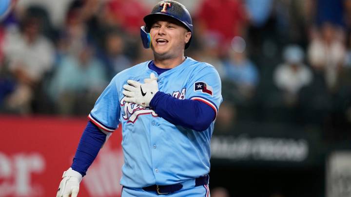 Phillies sweep Rangers 4-2 with Wheeler's strong outing and Sosa's homer