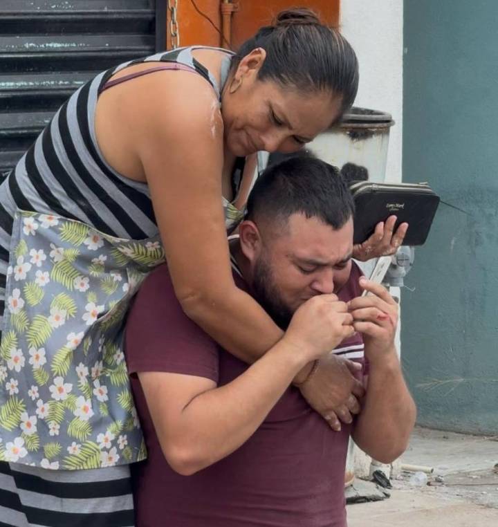 Padre rompe en llanto luego de que un taxista ebrio dejara a su bebé de dos meses en gravedad