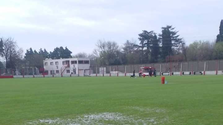Pasado por agua: Argentino viajó hasta Luján, pero se volvió sin jugar por las lluvias