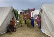 Militant attacks on Pakistani police kill 5 as government hunt for insurgents displaces thousands