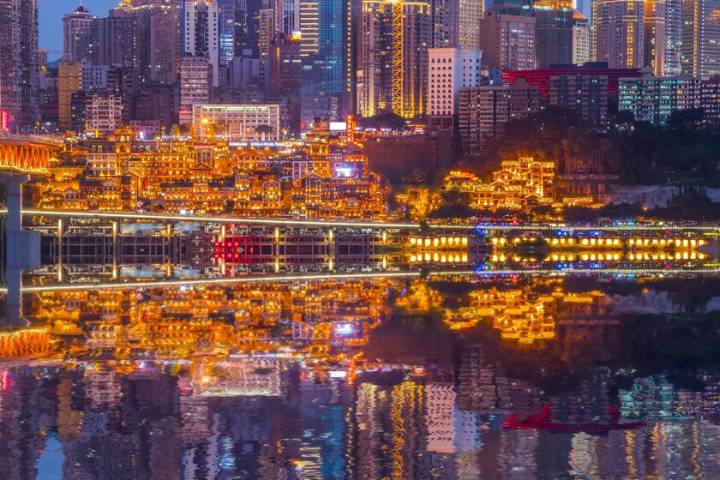 La era de los petroestados está terminando: China es el primer "electroestado" del mundo y no por su moral climática