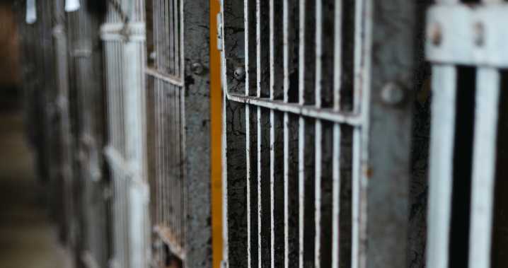 Prisión preventiva para imputado por sacar a niña del país: es extranjero y huyó desde Quillón