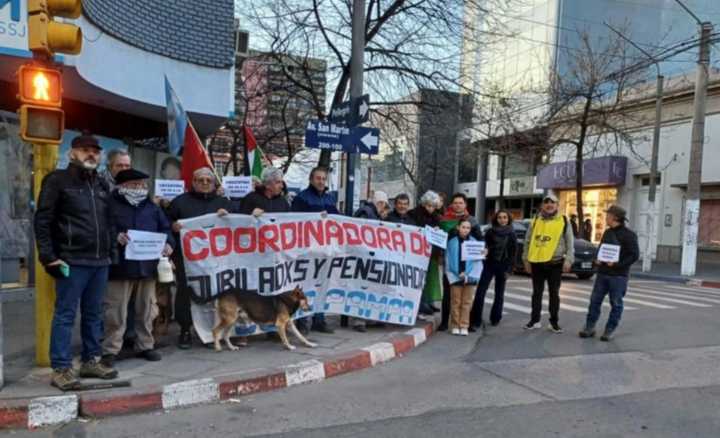 Jubilados marchan esta tarde contra las políticas de Milei