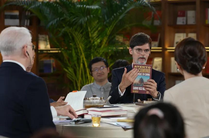 Sabino Vaca Narvaja presenta su libro en Santa Rosa