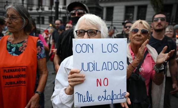 Jubilaciones: cómo el veto de Milei te hace perder $63.000 por mes