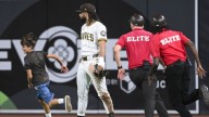 Crowd boos security for tackling young fan at Giants