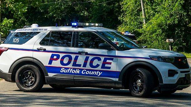 E-bike rider, 13, seriously hurt by hit-and-run driver in Lake Ronkonkoma, police say