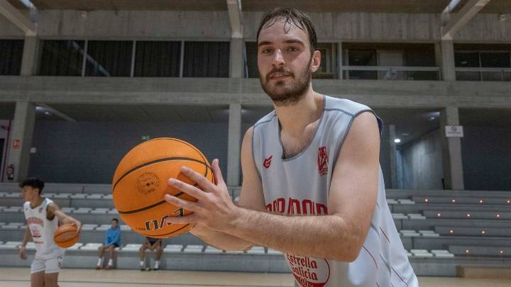 Álex Galán, pívot del Obradoiro: «Esperemos que el año que viene haya más equipos gallegos en ACB»