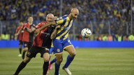Un clásico: el que gana con poco de lo mucho que tiene y el que solo juega para evitar lo inevitable