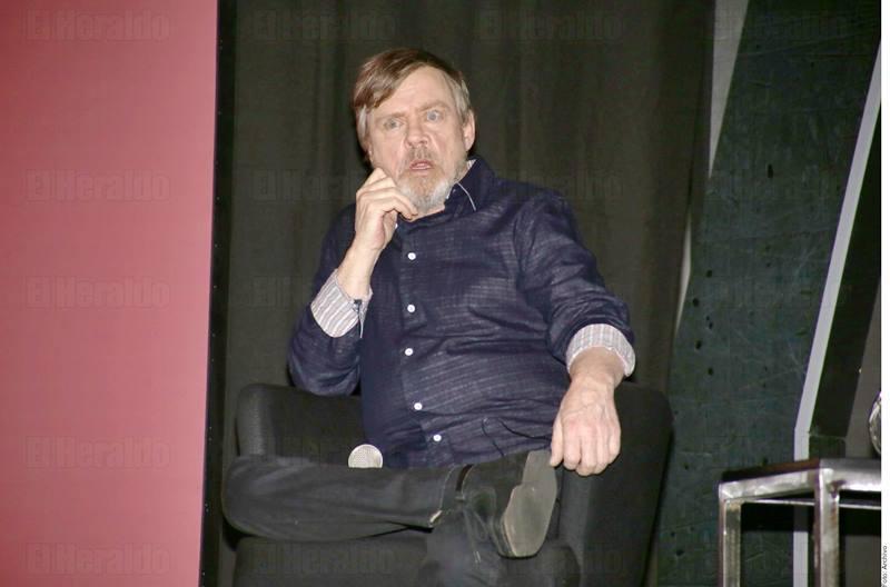 Meditó Mark Hamill dejar EEUU por Trump