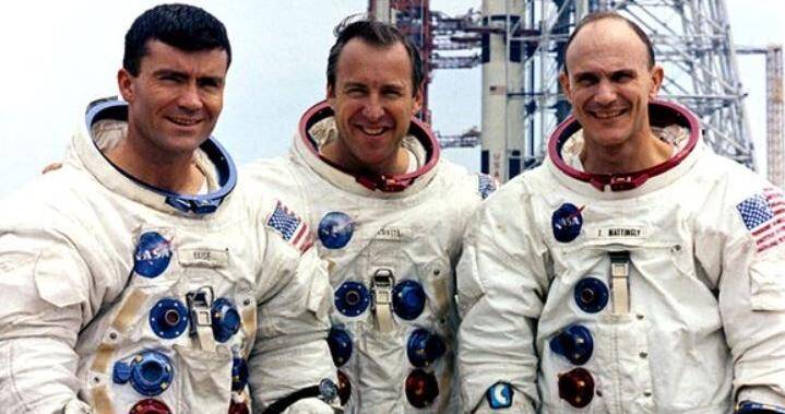 Apollo 13 moon mission leader James Lovell dies at 97