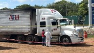 Trailero muere dentro de su vehículo en calles de Cancún; lo hallan días después