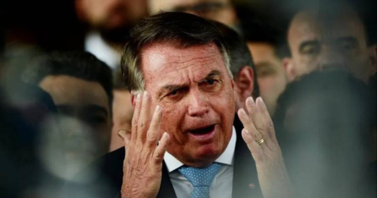 La Corte Suprema de Brasil ordenó la prisión domiciliaria para Bolsonaro por violar restricciones judiciales