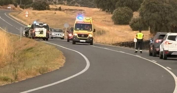 Un accidente de moto en Santa Marta de Tormes se salda con un herido y un incendio de vegetación