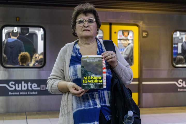 Vagón de lectores: el Subte invita a viajar leyendo en la Línea D