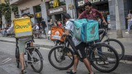 Siete de cada diez paquetes los entrega ya un repartidor con contrato
