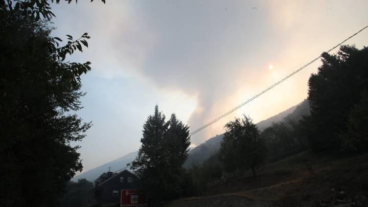 Expertos estiman que los incendios han calcinado ya 97.000 hectáreas en León