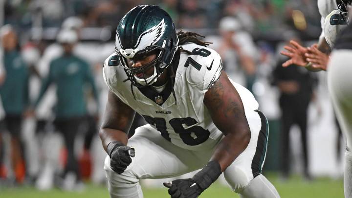 Eagles elevate former Texans 1st-round lineman to active roster
