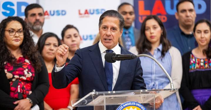 Los Angeles school year begins amid fears over immigration enforcement