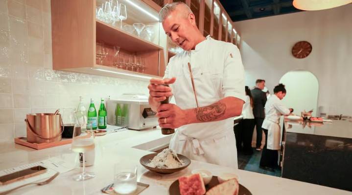 Este nuevo restaurante está haciendo algo que los comensales de Tampa Bay no han visto antes