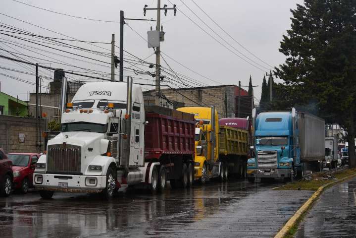 El alza arancelaria en metales como acero y aluminio ha provocado el repunte de robo en transportes de carga