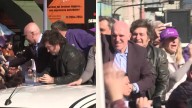 En video: así fue apedreado el carro de Javier Milei en medio de una jornada política en Argentina