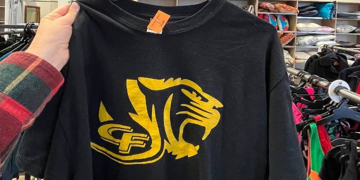 Northeast Ohio school shirt found at New Zealand thrift store