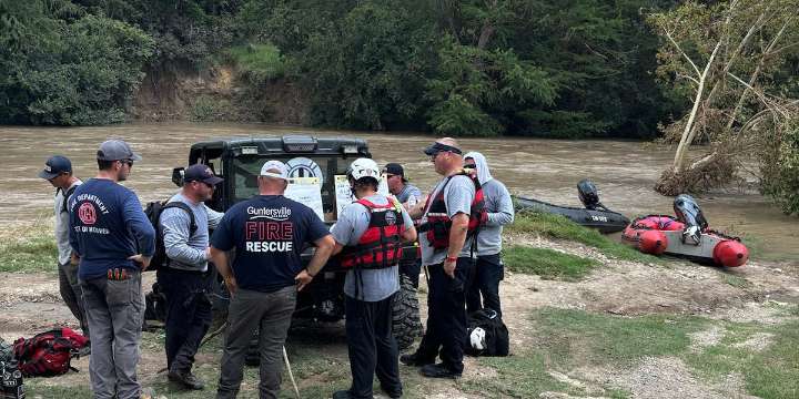Alabama firefighters return home after search and recovery mission in Texas