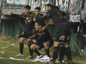 Santiago Wanderers se abraza en su aniversario y es solitario puntero