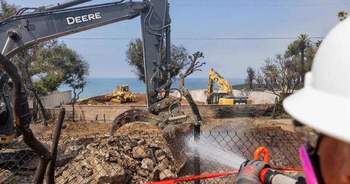 Homeowners say the Army Corps and its contractors mishandled L.A. fire debris cleanup