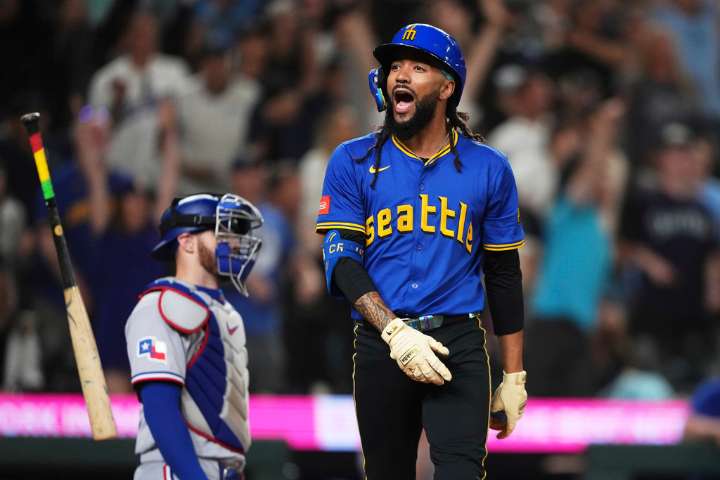 Crawford hits 2-run homer in 9th to lift Mariners past Rangers, 4