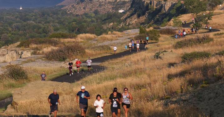 Photos: Healthy Tribes Run On The Rims on Saturday