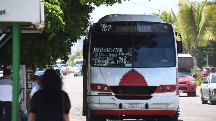 ¡Y con estos calores! En Mazatlán 190 camiones urbanos operan sin aire acondicionado