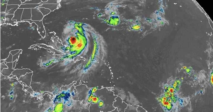 Hurricane Erin churns up dangerous waves and closes beaches along US East Coast