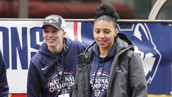 Paige Bueckers Had Savage Reaction to Girlfriend Azzi Fudd’s First Pitch at MLB Game