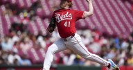 Reds end Brewers' franchise-record, 14-game winning streak on Hays' bases